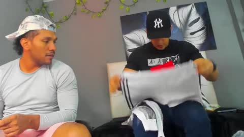 Snapshot of angelandchris chatting on September 2025 12:32:02 PM Angel And Cris online show from September 2025 12:32:02 PM