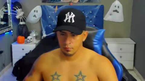 Snapshot of angelandchris chatting on October 2025 12:20:01 PM Angel And Cris online show from October 2025 12:20:01 PM