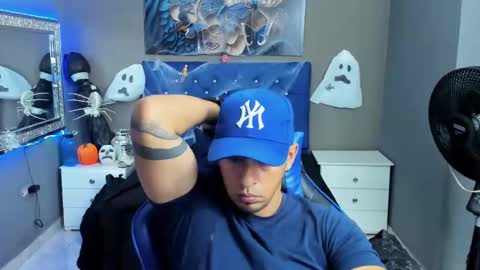 Snapshot of angelandchris chatting on October 2025 12:18:02 PM Angel And Cris online show from October 2025 12:18:02 PM