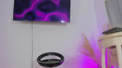 Snapshot of angelasantini chatting on April 2026 09:15:01 AM Angela online show from April 2026 09:15:01 AM