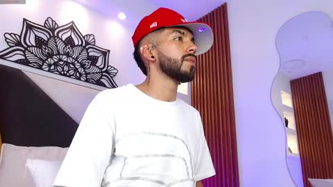 Snapshot of angelbacker chatting on April 2026 04:45:02 AM Angel online show from April 2026 04:45:02 AM