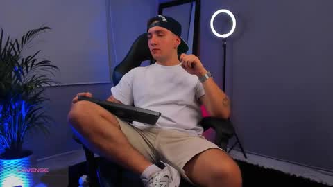 angelbell19 online show from September 2025 01:49:02 AM