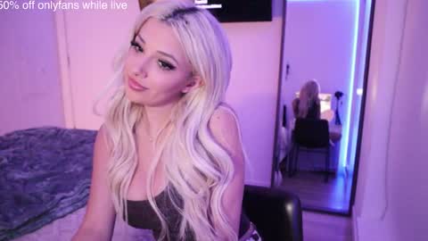 Snapshot of angelcookie chatting on March 2026 06:02:02 AM angelcookie online show from March 2026 06:02:02 AM