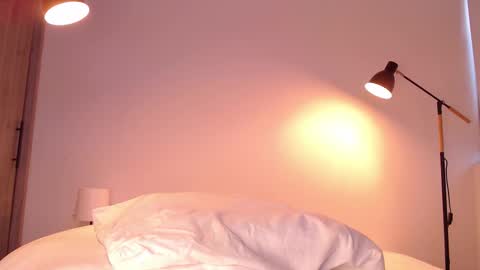 Angel online show from September 2025 10:24:02 PM