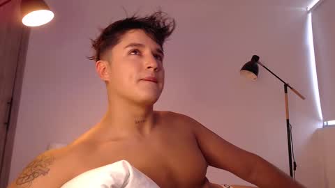 Angel online show from October 2025 09:01:01 PM