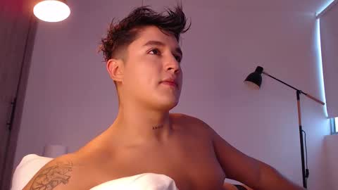 Angel online show from October 2025 08:43:02 PM