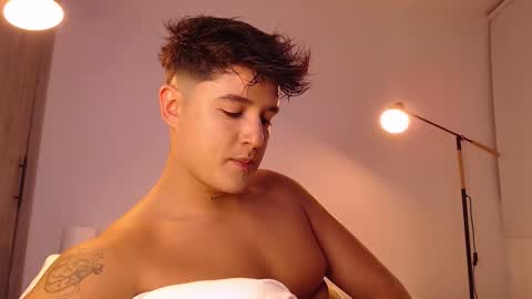 Angel online show from November 2025 12:42:01 AM