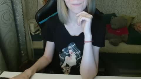 Snapshot of angelcute32 chatting on October 2025 03:32:01 PM AngelCute32 online show from October 2025 03:32:01 PM