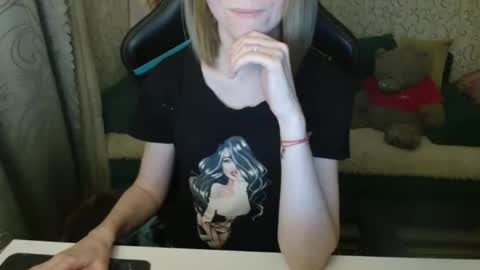 Snapshot of angelcute32 chatting on October 2025 02:59:02 PM AngelCute32 online show from October 2025 02:59:02 PM