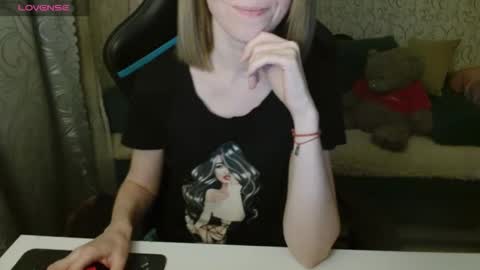 Snapshot of angelcute32 chatting on October 2025 03:16:01 PM AngelCute32 online show from October 2025 03:16:01 PM