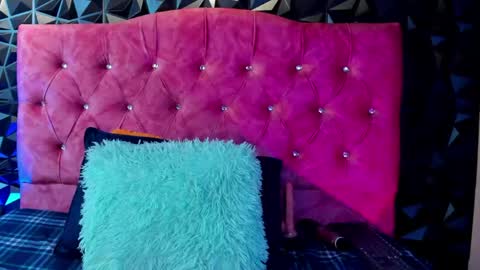 Snapshot of angeldreams15 chatting on March 2026 07:06:02 PM angeldreams15 online show from March 2026 07:06:02 PM