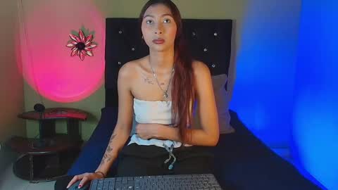 Snapshot of angeldreams15 chatting on April 2026 06:49:02 PM angeldreams15 online show from April 2026 06:49:02 PM