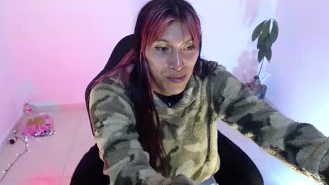 Snapshot of angele_johnson chatting on October 2025 09:23:02 PM angele online show from October 2025 09:23:02 PM