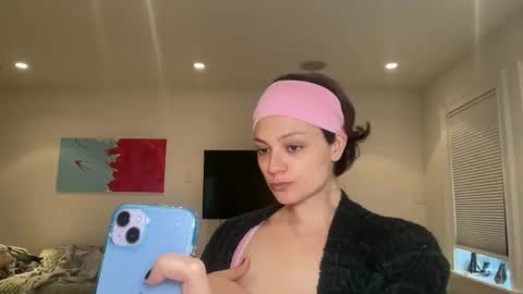 Snapshot of angeleleven11 chatting on December 2025 10:26:02 PM angeleleven11 online show from December 2025 10:26:02 PM