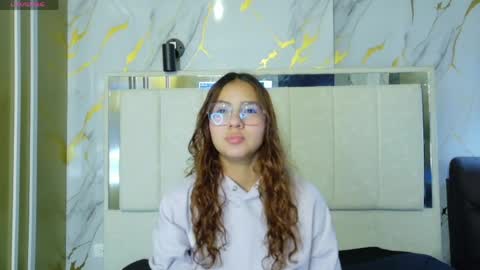 Snapshot of angeles_azul chatting on May 2026 04:46:02 PM angel online show from May 2026 04:46:02 PM
