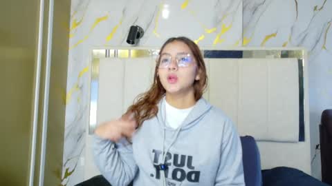 Snapshot of angeles_azul chatting on May 2026 03:28:01 PM angel online show from May 2026 03:28:01 PM