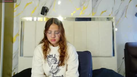 Snapshot of angeles_azul chatting on May 2026 01:06:01 PM angel online show from May 2026 01:06:01 PM