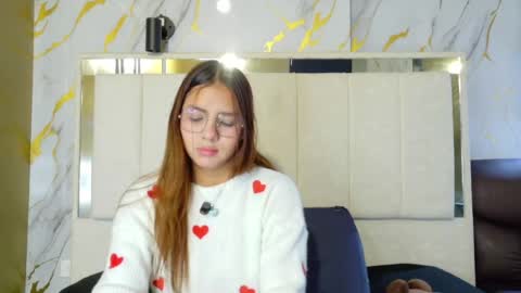 Snapshot of angeles_azul chatting on May 2026 03:19:01 PM angel online show from May 2026 03:19:01 PM
