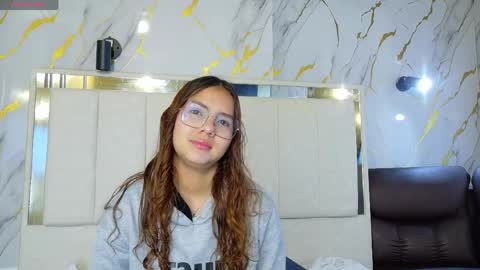 Snapshot of angeles_azul chatting on May 2026 01:06:01 PM angel online show from May 2026 01:06:01 PM