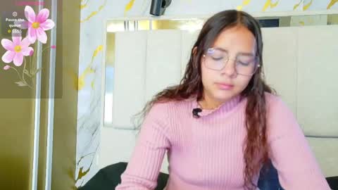 Snapshot of angeles_azul chatting on June 2026 01:36:01 PM angel online show from June 2026 01:36:01 PM