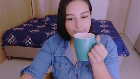 Snapshot of angeleslinda chatting on December 2024 10:06:01 PM anastasia online show from December 2024 10:06:01 PM