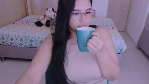 Snapshot of angeleslinda chatting on December 2024 07:43:02 PM anastasia online show from December 2024 07:43:02 PM