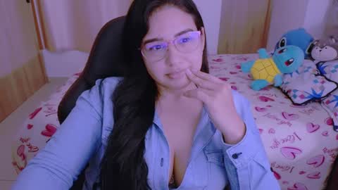 Snapshot of angeleslinda chatting on January 2025 06:35:01 PM anastasia online show from January 2025 06:35:01 PM