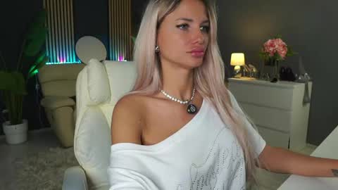 Snapshot of angeleyesblue25 chatting on April 2026 09:19:02 AM annita online show from April 2026 09:19:02 AM