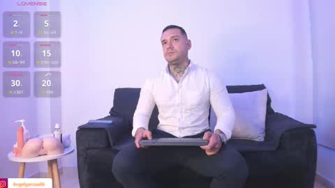 Angel online show from September 2025 07:04:01 PM