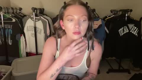 Snapshot of angelgrl444 chatting on January 2025 01:32:01 AM Princess Peach online show from January 2025 01:32:01 AM