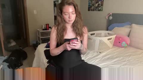 Snapshot of angelgrl444 chatting on January 2025 01:36:02 AM Princess Peach online show from January 2025 01:36:02 AM