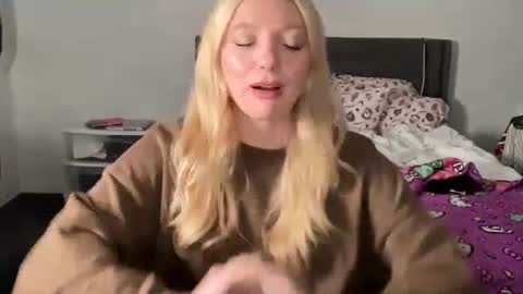 Snapshot of angelgrl444 chatting on November 2025 05:19:02 AM Princess Peach online show from November 2025 05:19:02 AM