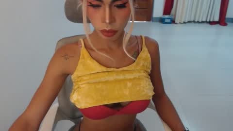 DIVINE ANGEL online show from September 2025 12:21:01 AM