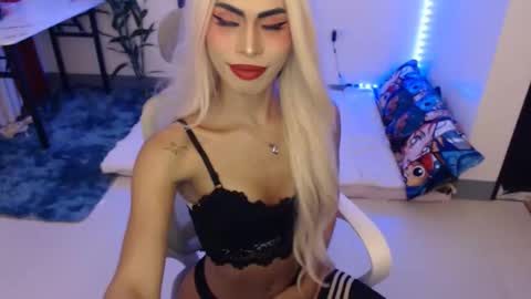 DIVINE ANGEL online show from February 2026 03:38:02 AM