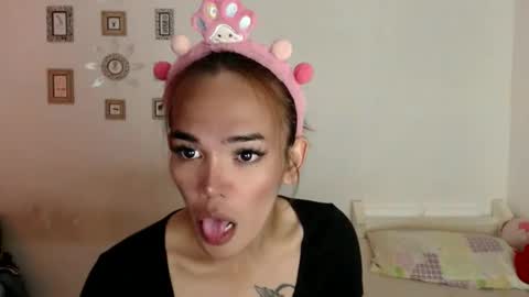 Snapshot of angelic_slutxx chatting on October 2025 12:02:02 PM Yhanna online show from October 2025 12:02:02 PM
