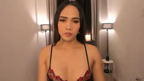 Snapshot of angelicajones69 chatting on May 2026 10:43:02 AM SweetAngelica online show from May 2026 10:43:02 AM