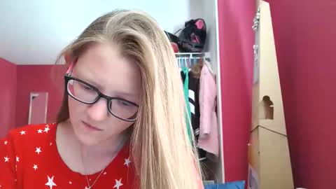 AngelicAngel online show from December 2025 10:40:02 PM