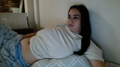 Snapshot of angelicbabexxx chatting on December 2024 11:42:01 PM Angela online show from December 2024 11:42:01 PM