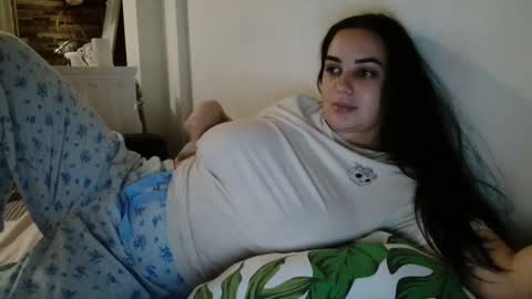Snapshot of angelicbabexxx chatting on December 2024 06:16:02 PM Angela online show from December 2024 06:16:02 PM