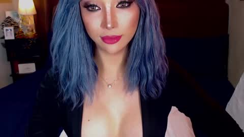 Snapshot of angelicqueents chatting on January 2025 07:14:02 AM MS. AMALIA online show from January 2025 07:14:02 AM