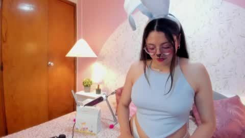 Snapshot of angelie_rosebrm chatting on March 2026 05:40:02 AM Angelica online show from March 2026 05:40:02 AM