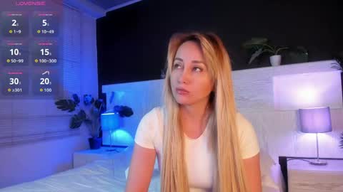 Snapshot of angelina_hilton chatting on June 2026 11:54:01 AM angelina_hilton online show from June 2026 11:54:01 AM