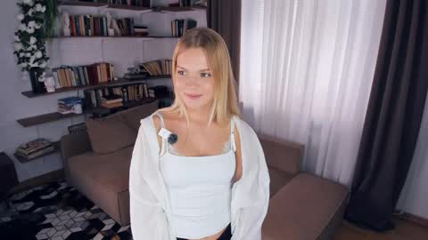 Snapshot of angelinahass chatting on March 2026 08:58:02 AM Alice WOW online show from March 2026 08:58:02 AM