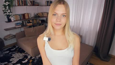 Snapshot of angelinahass chatting on April 2026 08:09:02 AM Alice WOW online show from April 2026 08:09:02 AM