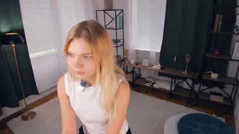 Snapshot of angelinahass chatting on April 2026 08:48:01 AM Alice WOW online show from April 2026 08:48:01 AM