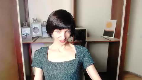 Angelina online show from September 2025 06:37:02 AM