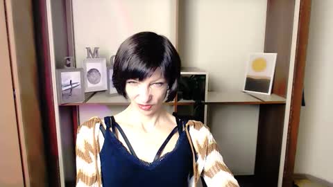 Angelina online show from October 2025 06:54:01 AM
