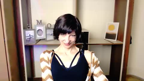 Angelina online show from October 2025 06:33:01 AM