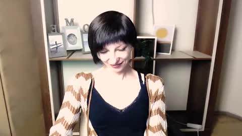 Angelina online show from December 2025 08:23:01 AM