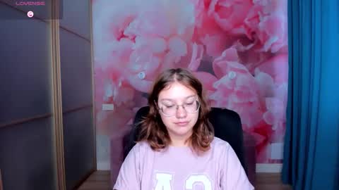 AngelinaLow online show from November 2025 12:28:02 PM